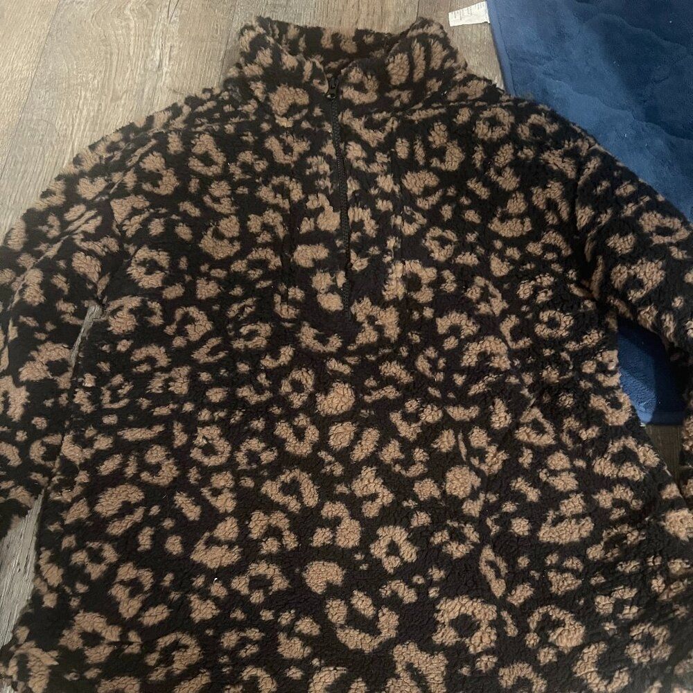 Koolaburra by Ugg animal print xs pullover‎